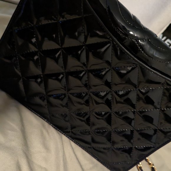 CHANEL Patent Leather Crossbody Bag - Picture 17 of 17